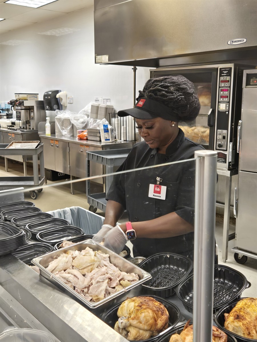 UFCW Local 663 member preparing food at work
